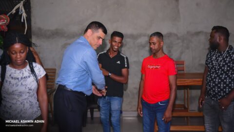 https://michaelashwinadhin.com/wp-content/uploads/2025/02/Bezoek-Familie-Imamdi-06.02.2025-Michael-Ashwin-Adhin-NDP-Suriname-10.jpg