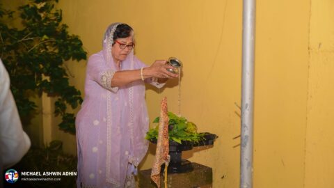 https://michaelashwinadhin.com/wp-content/uploads/2025/02/Bezoek-Shivatri-Mandir-26-02-2025-Michael-Ashwin-Adhin-12.jpg