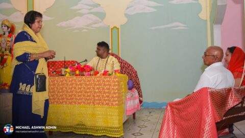 https://michaelashwinadhin.com/wp-content/uploads/2025/02/Bezoek-Shivatri-Mandir-26-02-2025-Michael-Ashwin-Adhin-25.jpg