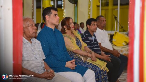 https://michaelashwinadhin.com/wp-content/uploads/2025/02/Bezoek-Shivatri-Mandir-26-02-2025-Michael-Ashwin-Adhin-27.jpg