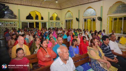 https://michaelashwinadhin.com/wp-content/uploads/2025/02/Bezoek-Shivatri-Mandir-26-02-2025-Michael-Ashwin-Adhin-30.jpg