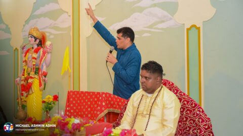https://michaelashwinadhin.com/wp-content/uploads/2025/02/Bezoek-Shivatri-Mandir-26-02-2025-Michael-Ashwin-Adhin-31.jpg