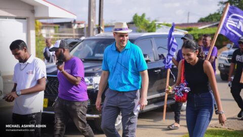 https://michaelashwinadhin.com/wp-content/uploads/2025/02/Huis-aan-Huis-Welgelegen-09.02.2025-Michael-Ashwin-Adhin-NDP-Suriname-14.jpg