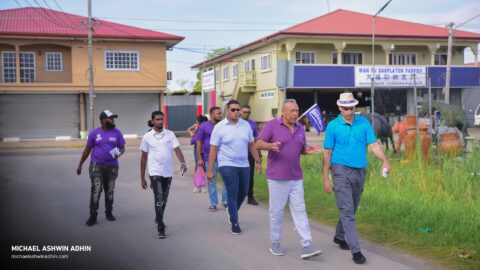 https://michaelashwinadhin.com/wp-content/uploads/2025/02/Huis-aan-Huis-Welgelegen-09.02.2025-Michael-Ashwin-Adhin-NDP-Suriname-17.jpg
