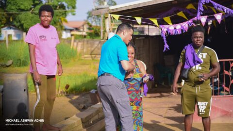 https://michaelashwinadhin.com/wp-content/uploads/2025/02/Huis-aan-Huis-Welgelegen-09.02.2025-Michael-Ashwin-Adhin-NDP-Suriname-26.jpg