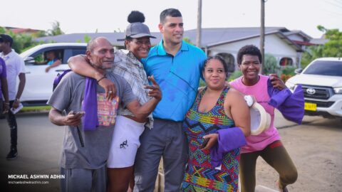 https://michaelashwinadhin.com/wp-content/uploads/2025/02/Huis-aan-Huis-Welgelegen-09.02.2025-Michael-Ashwin-Adhin-NDP-Suriname-28.jpg