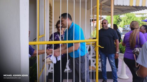 https://michaelashwinadhin.com/wp-content/uploads/2025/02/Huis-aan-Huis-Welgelegen-09.02.2025-Michael-Ashwin-Adhin-NDP-Suriname-4.jpg