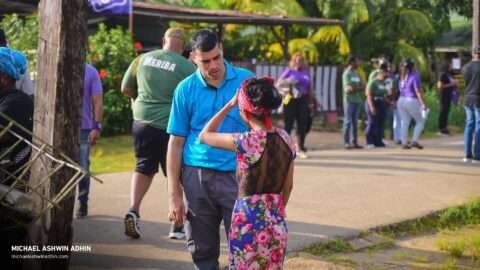 https://michaelashwinadhin.com/wp-content/uploads/2025/02/Huis-aan-Huis-Welgelegen-09.02.2025-Michael-Ashwin-Adhin-NDP-Suriname-46.jpg