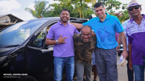 https://michaelashwinadhin.com/wp-content/uploads/2025/02/Huis-aan-Huis-Welgelegen-09.02.2025-Michael-Ashwin-Adhin-NDP-Suriname-56.jpg