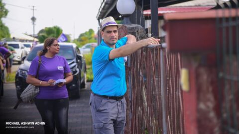 https://michaelashwinadhin.com/wp-content/uploads/2025/02/Huis-aan-Huis-Welgelegen-09.02.2025-Michael-Ashwin-Adhin-NDP-Suriname-7.jpg