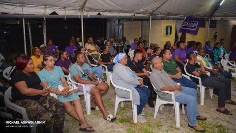 https://michaelashwinadhin.com/wp-content/uploads/2025/02/NDP-Ondro-Oso-Vergadering-Mottonshoop-Kwatta-22.01.2025-Michael-Ashwin-Adhin-12-.jpg
