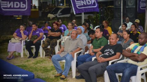 https://michaelashwinadhin.com/wp-content/uploads/2025/02/NDP-Ondro-Oso-Vergadering-Mottonshoop-Kwatta-22.01.2025-Michael-Ashwin-Adhin-16-.jpg