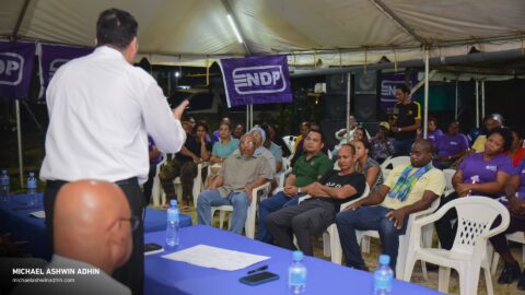 https://michaelashwinadhin.com/wp-content/uploads/2025/02/NDP-Ondro-Oso-Vergadering-Mottonshoop-Kwatta-22.01.2025-Michael-Ashwin-Adhin-27-.jpg
