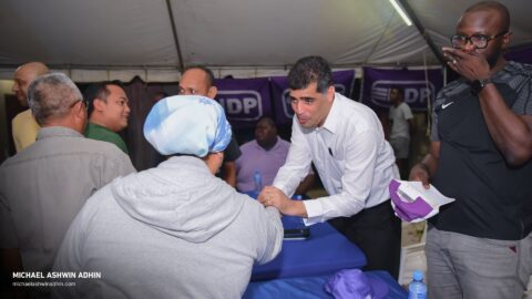 https://michaelashwinadhin.com/wp-content/uploads/2025/02/NDP-Ondro-Oso-Vergadering-Mottonshoop-Kwatta-22.01.2025-Michael-Ashwin-Adhin-38-.jpg