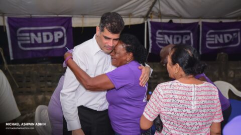 https://michaelashwinadhin.com/wp-content/uploads/2025/02/NDP-Ondro-Oso-Vergadering-Mottonshoop-Kwatta-22.01.2025-Michael-Ashwin-Adhin-41-.jpg