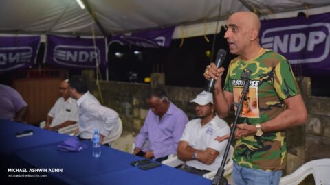 https://michaelashwinadhin.com/wp-content/uploads/2025/02/NDP-Ondro-Oso-Vergadering-Mottonshoop-Kwatta-22.01.2025-Michael-Ashwin-Adhin-5-.jpg