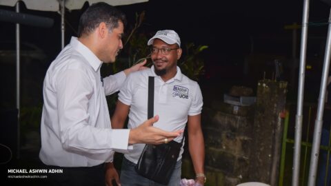 https://michaelashwinadhin.com/wp-content/uploads/2025/02/NDP-Ondro-Oso-Vergadering-Mottonshoop-Kwatta-22.01.2025-Michael-Ashwin-Adhin-56-.jpg