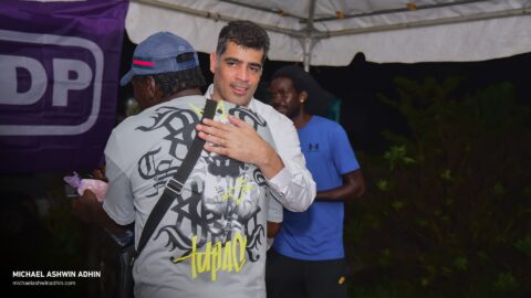 https://michaelashwinadhin.com/wp-content/uploads/2025/02/NDP-Ondro-Oso-Vergadering-Mottonshoop-Kwatta-22.01.2025-Michael-Ashwin-Adhin-58-.jpg