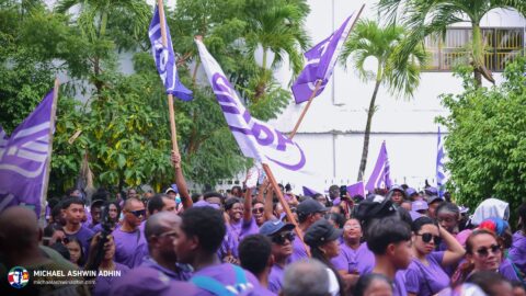 https://michaelashwinadhin.com/wp-content/uploads/2025/02/NDP-Suriname-Inschrijving-bij-CHS-22.02.2025-Michael-Ashwin-Adhin-a14.jpg