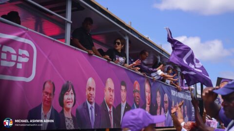 https://michaelashwinadhin.com/wp-content/uploads/2025/02/NDP-Suriname-Inschrijving-bij-CHS-22.02.2025-Michael-Ashwin-Adhin-a24.jpg