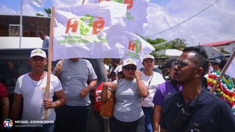 https://michaelashwinadhin.com/wp-content/uploads/2025/02/NDP-Suriname-Inschrijving-bij-CHS-22.02.2025-Michael-Ashwin-Adhin-a29.jpg