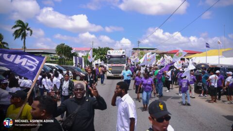 https://michaelashwinadhin.com/wp-content/uploads/2025/02/NDP-Suriname-Inschrijving-bij-CHS-22.02.2025-Michael-Ashwin-Adhin-a32.jpg