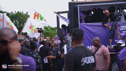 https://michaelashwinadhin.com/wp-content/uploads/2025/02/NDP-Suriname-Inschrijving-bij-CHS-22.02.2025-Michael-Ashwin-Adhin-a36.jpg