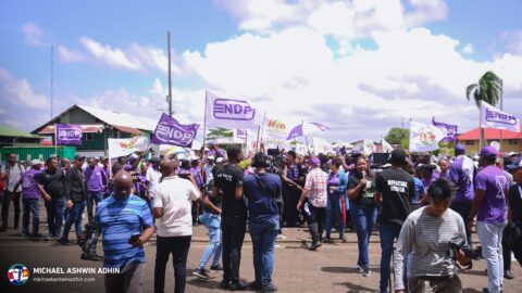 https://michaelashwinadhin.com/wp-content/uploads/2025/02/NDP-Suriname-Inschrijving-bij-CHS-22.02.2025-Michael-Ashwin-Adhin-a41.jpg