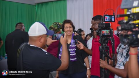 https://michaelashwinadhin.com/wp-content/uploads/2025/02/NDP-Suriname-Inschrijving-bij-CHS-22.02.2025-Michael-Ashwin-Adhin-a44.jpg