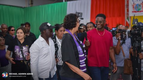 https://michaelashwinadhin.com/wp-content/uploads/2025/02/NDP-Suriname-Inschrijving-bij-CHS-22.02.2025-Michael-Ashwin-Adhin-a45.jpg
