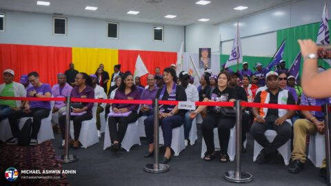 https://michaelashwinadhin.com/wp-content/uploads/2025/02/NDP-Suriname-Inschrijving-bij-CHS-22.02.2025-Michael-Ashwin-Adhin-a47.jpg