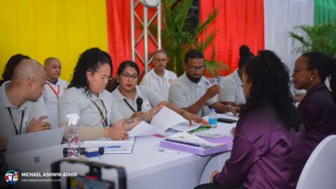 https://michaelashwinadhin.com/wp-content/uploads/2025/02/NDP-Suriname-Inschrijving-bij-CHS-22.02.2025-Michael-Ashwin-Adhin-a50.jpg