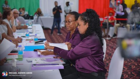 https://michaelashwinadhin.com/wp-content/uploads/2025/02/NDP-Suriname-Inschrijving-bij-CHS-22.02.2025-Michael-Ashwin-Adhin-a52.jpg