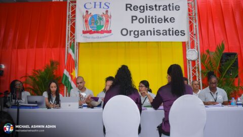 https://michaelashwinadhin.com/wp-content/uploads/2025/02/NDP-Suriname-Inschrijving-bij-CHS-22.02.2025-Michael-Ashwin-Adhin-a54.jpg