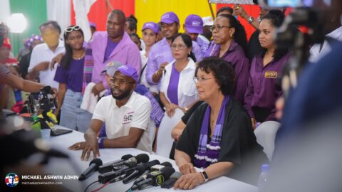 https://michaelashwinadhin.com/wp-content/uploads/2025/02/NDP-Suriname-Inschrijving-bij-CHS-22.02.2025-Michael-Ashwin-Adhin-a63.jpg