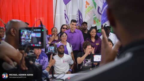 https://michaelashwinadhin.com/wp-content/uploads/2025/02/NDP-Suriname-Inschrijving-bij-CHS-22.02.2025-Michael-Ashwin-Adhin-a72.jpg