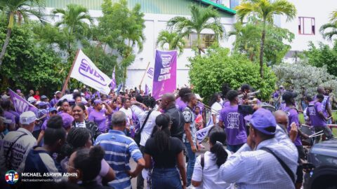 https://michaelashwinadhin.com/wp-content/uploads/2025/02/NDP-Suriname-Inschrijving-bij-CHS-22.02.2025-Michael-Ashwin-Adhin-a8.jpg