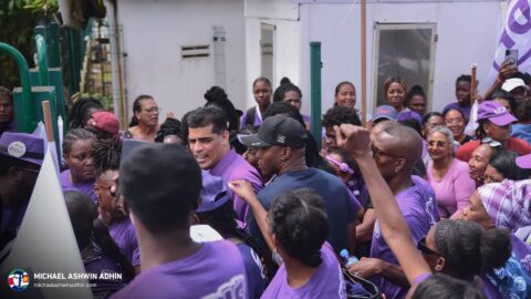https://michaelashwinadhin.com/wp-content/uploads/2025/02/NDP-Suriname-Inschrijving-bij-CHS-22.02.2025-Michael-Ashwin-Adhin-a84.jpg