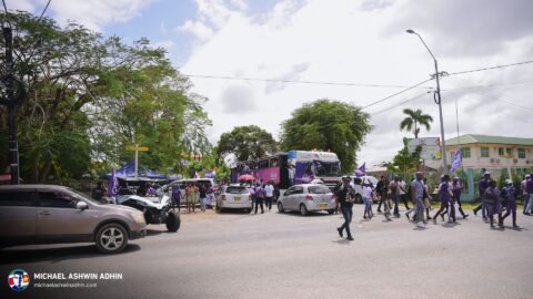 https://michaelashwinadhin.com/wp-content/uploads/2025/02/NDP-Suriname-Inschrijving-bij-CHS-22.02.2025-Michael-Ashwin-Adhin-a91.jpg