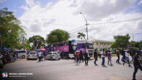 https://michaelashwinadhin.com/wp-content/uploads/2025/02/NDP-Suriname-Inschrijving-bij-CHS-22.02.2025-Michael-Ashwin-Adhin-a92.jpg