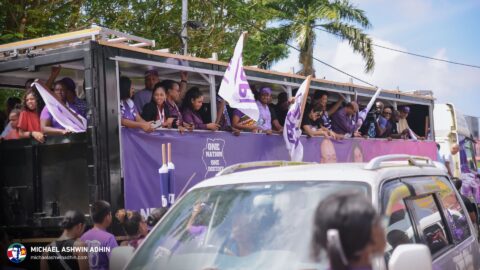 https://michaelashwinadhin.com/wp-content/uploads/2025/02/NDP-Suriname-Inschrijving-bij-CHS-22.02.2025-Michael-Ashwin-Adhin-a96.jpg