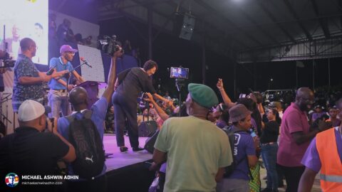 https://michaelashwinadhin.com/wp-content/uploads/2025/02/NDP-Suriname-Massameeting-22.02.2025-Michael-Ashwin-Adhin-112.jpg