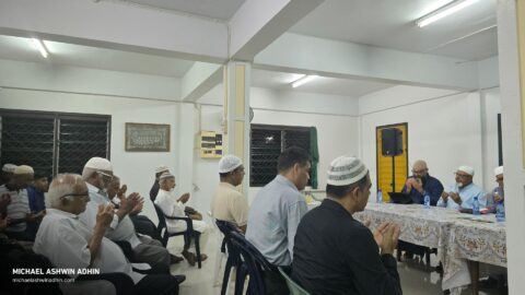 https://michaelashwinadhin.com/wp-content/uploads/2025/02/Rouwdienst-Familie-Dahoe-12.01.2025-Michael-Ashwin-Adhin-NDP-Suriname-2.jpg
