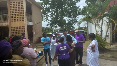 https://michaelashwinadhin.com/wp-content/uploads/2025/02/Schoonmaakactiviteit-Huize-Ashiana-Donatie-voedingsmiddelen-07.02.2025-Michael-Ashwin-Adhin-NDP-Suriname-12.jpg
