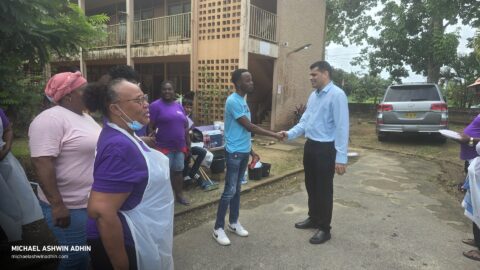 https://michaelashwinadhin.com/wp-content/uploads/2025/02/Schoonmaakactiviteit-Huize-Ashiana-Donatie-voedingsmiddelen-07.02.2025-Michael-Ashwin-Adhin-NDP-Suriname-3.jpg