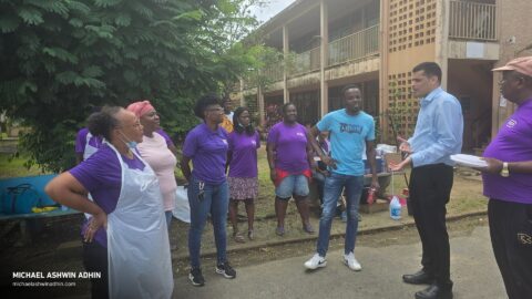 https://michaelashwinadhin.com/wp-content/uploads/2025/02/Schoonmaakactiviteit-Huize-Ashiana-Donatie-voedingsmiddelen-07.02.2025-Michael-Ashwin-Adhin-NDP-Suriname-4.jpg