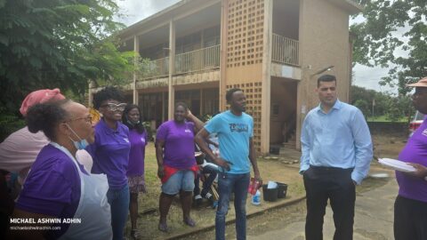 https://michaelashwinadhin.com/wp-content/uploads/2025/02/Schoonmaakactiviteit-Huize-Ashiana-Donatie-voedingsmiddelen-07.02.2025-Michael-Ashwin-Adhin-NDP-Suriname-5.jpg
