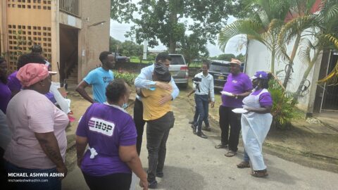 https://michaelashwinadhin.com/wp-content/uploads/2025/02/Schoonmaakactiviteit-Huize-Ashiana-Donatie-voedingsmiddelen-07.02.2025-Michael-Ashwin-Adhin-NDP-Suriname-7.jpg