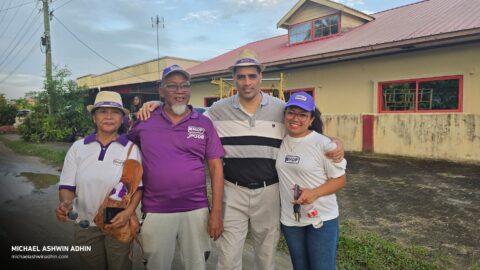 https://michaelashwinadhin.com/wp-content/uploads/2025/02/Veldwerk-Lelydorp-09.02.2025-Michael-Ashwin-Adhin-NDP-Suriname-18.jpg