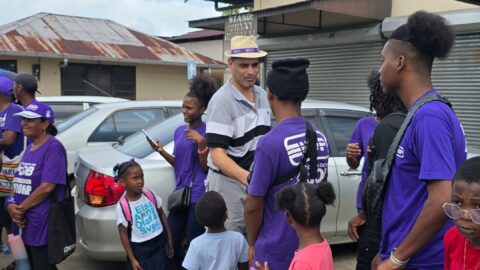 https://michaelashwinadhin.com/wp-content/uploads/2025/02/Veldwerk-Lelydorp-09.02.2025-Michael-Ashwin-Adhin-NDP-Suriname-2v.jpg